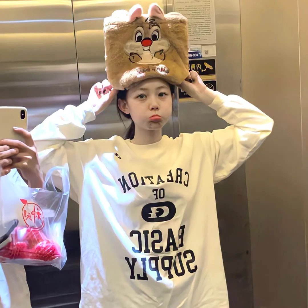 圣洁的艾曼妞
